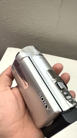 Sony Handycam DCR-SX85 Digital Video Camcorder 70x Zoom Camera