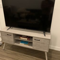 TV + TV Stand + Coffee Table for Sale 