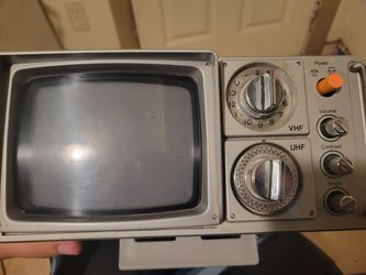 Daytron black and white crt