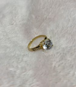 18K gold engagement ring