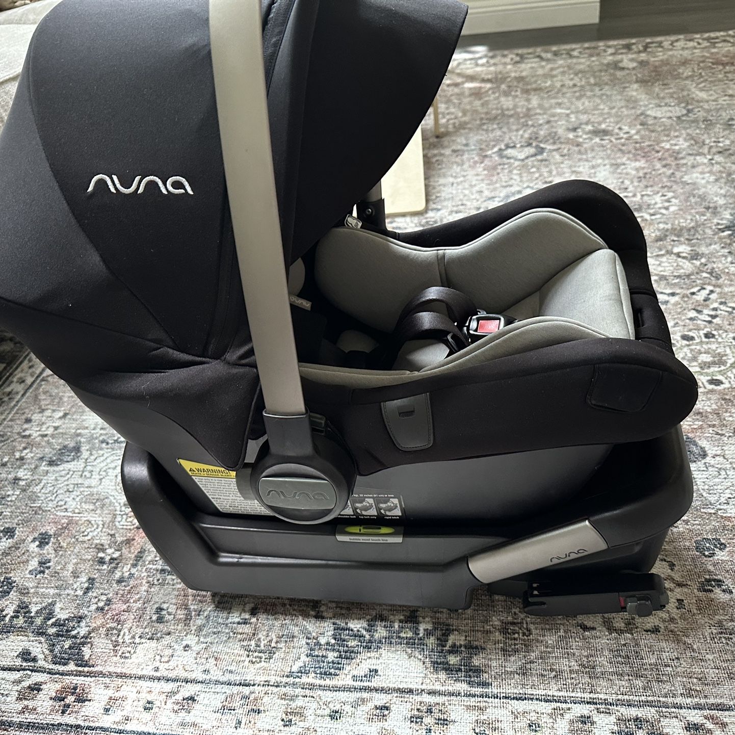 Nuna Pipa Lite lx With Base 