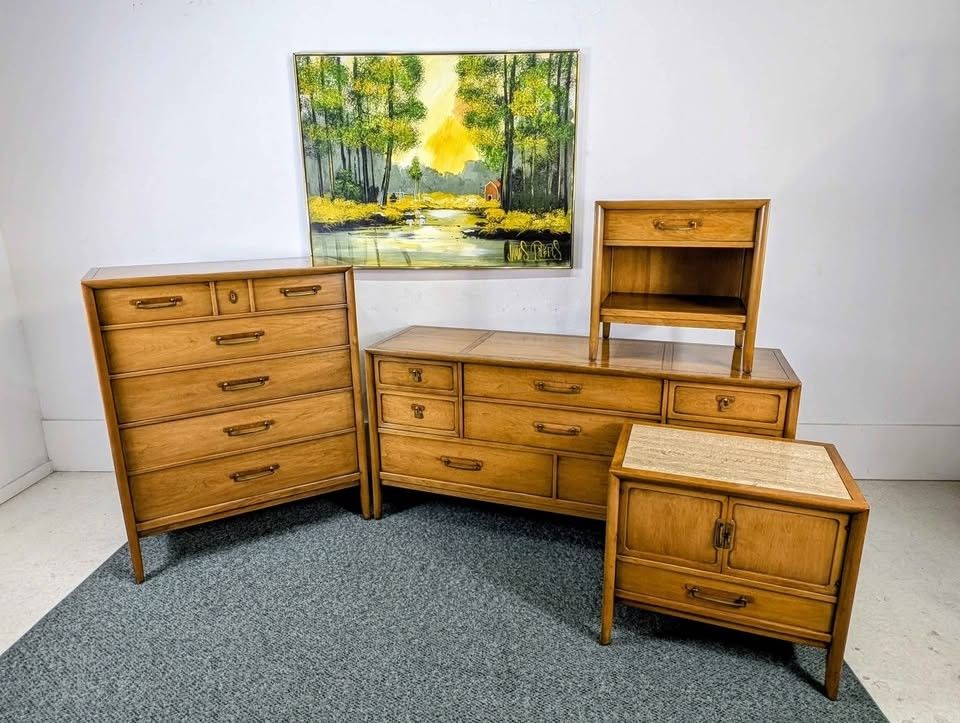 Vintage MCM Meridian Collection Bedroom Set By Drexel