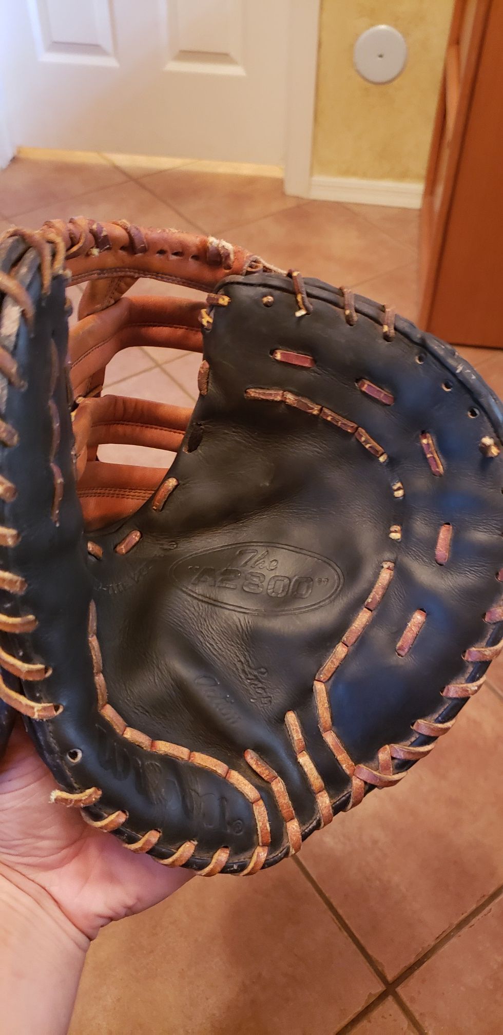 Wilson A2800 Firstbase glove