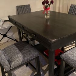 Lane Kitchen Table With 4 Chairs.