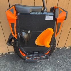 In-motion V-13 Uni-cycle