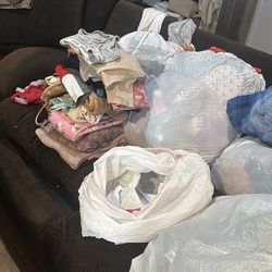 Free bags Of clothes Good Condition