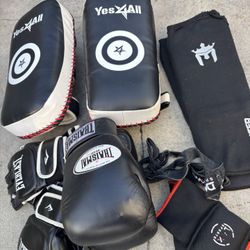 Boxing/ Muay Thai Gear (L/XL)