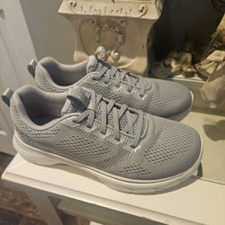 Women's Sketchers 7.5 