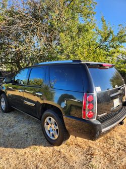 2008 GMC YUKON DENALI !!FULL OEM PARTOUT!!