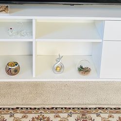 IKEA VIHALS TV Stand – Good Condition