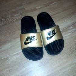 Nike Slides Size 8