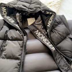 moncler puffer jacket mens large