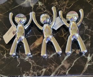 Drinking bottles opener