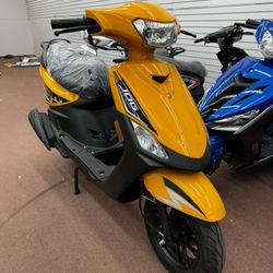 Brand New 150cc Gas Scooter
