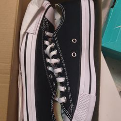 Converse Low cut black and whitr