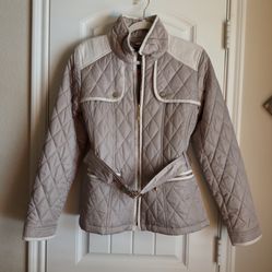 Vince Camuto Beige Diamond Quilted Equestrian Riding Jacket New-No Tags Front Zip With Belted Waist Size: Medium S/L:25” Shoulder to Bottom:26” P-P:19