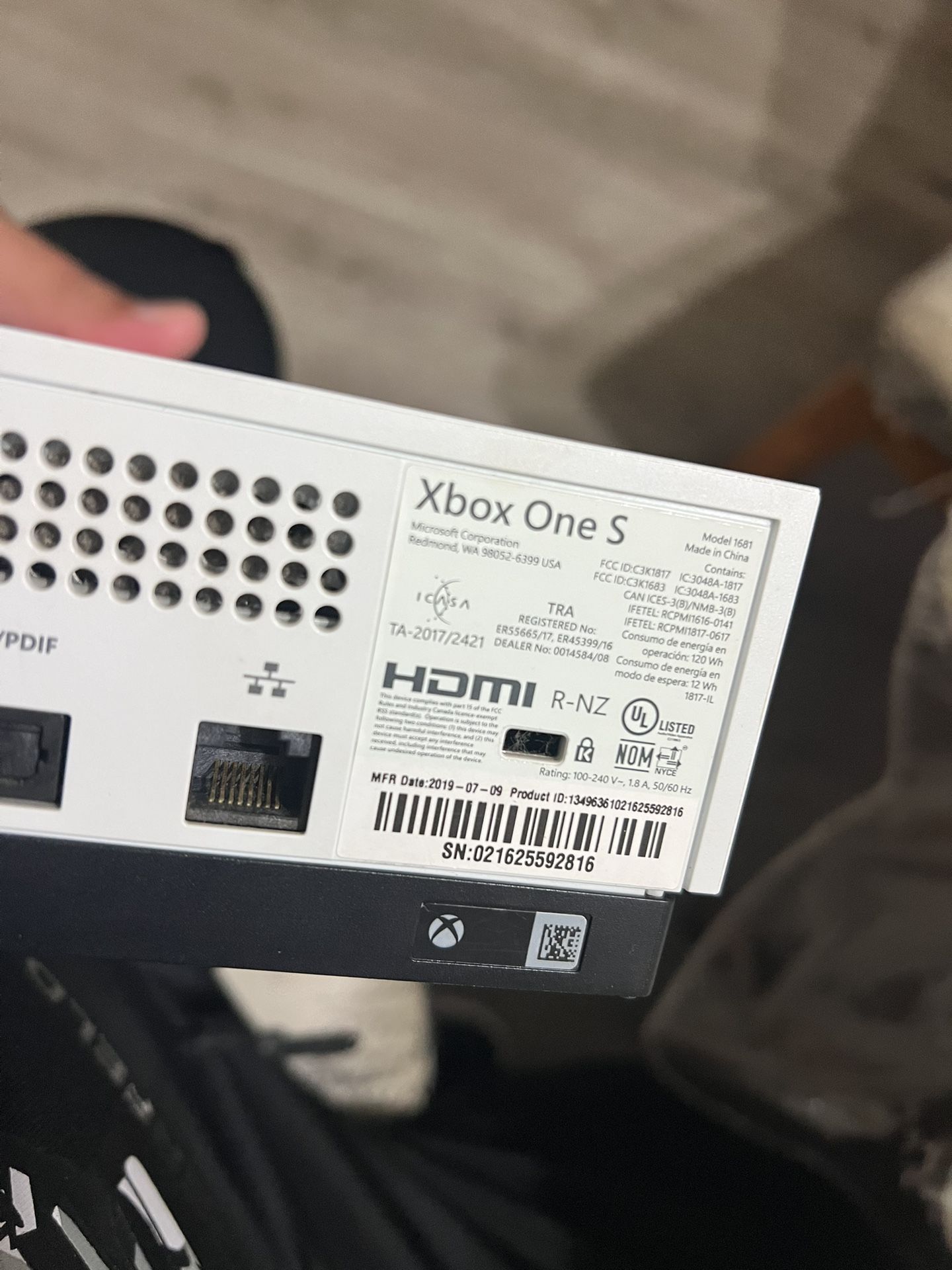 1TB XBOX ONE S 