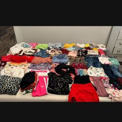 HUGE 3t/4t GIRL CLOTHING BUNDLE  (CHILDREN’S)