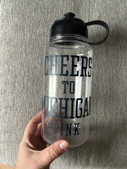 VS Pink Univ Of Michigan Water Bottle