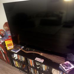 Vizio TV + IKEA TV Stand Bundle