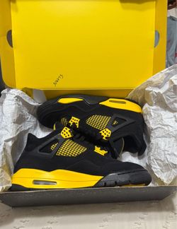 Jordan 4s yellow thunders