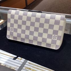 Louis Vuitton Zippy Organizer 