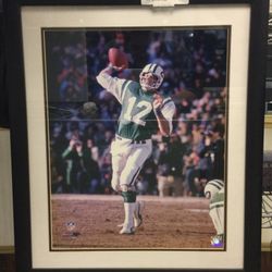 2007 NFL PhotoFile GN2002 New York Jets Quarterback Joe Namath Throwing Football Framed Photo 