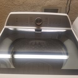REDUCED!!!! Almost New GE Washer & Dryer