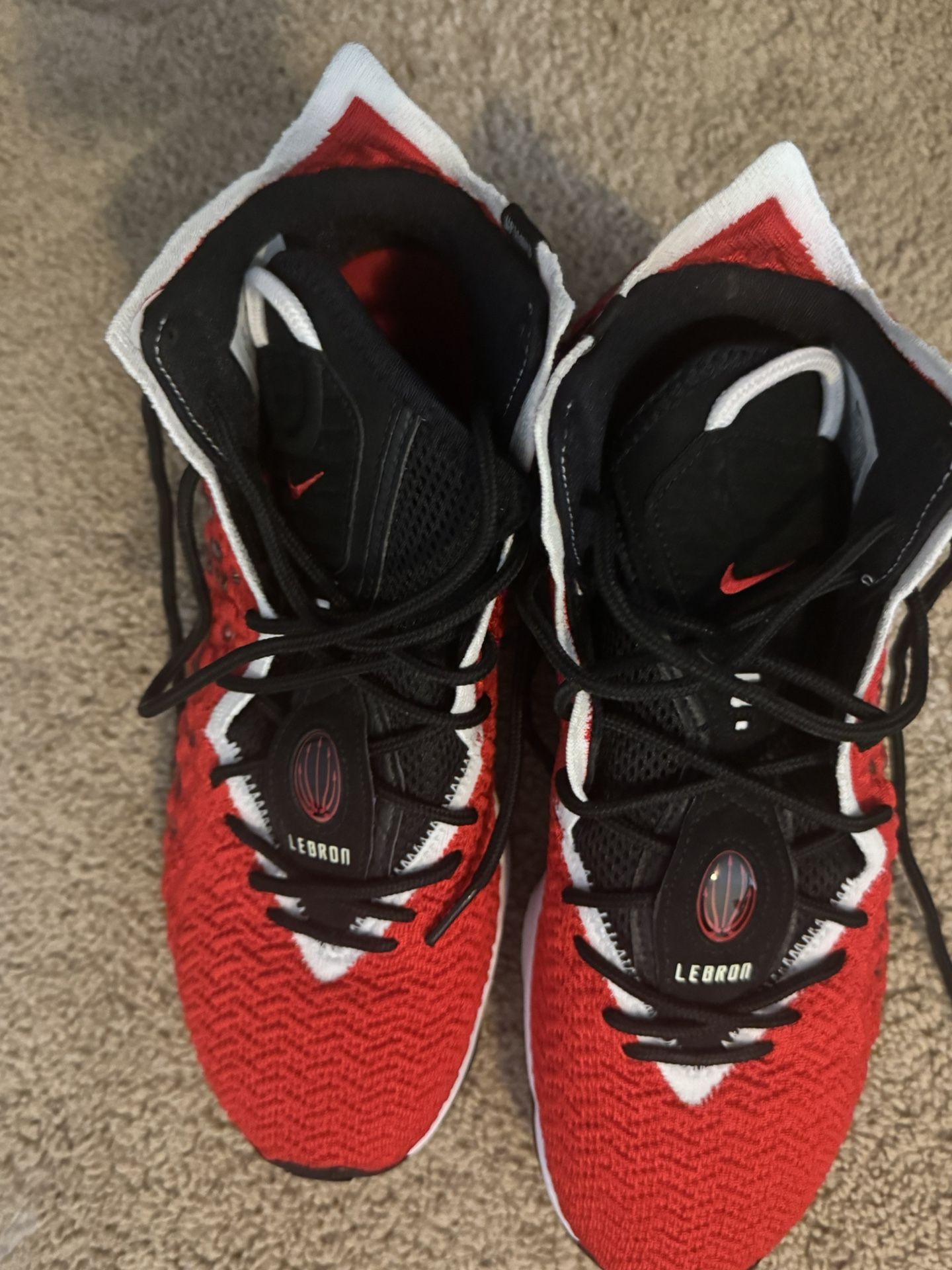 Like New Lebron 11’s