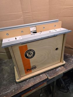 Bench Dog Tools ProTop Contractor router table.