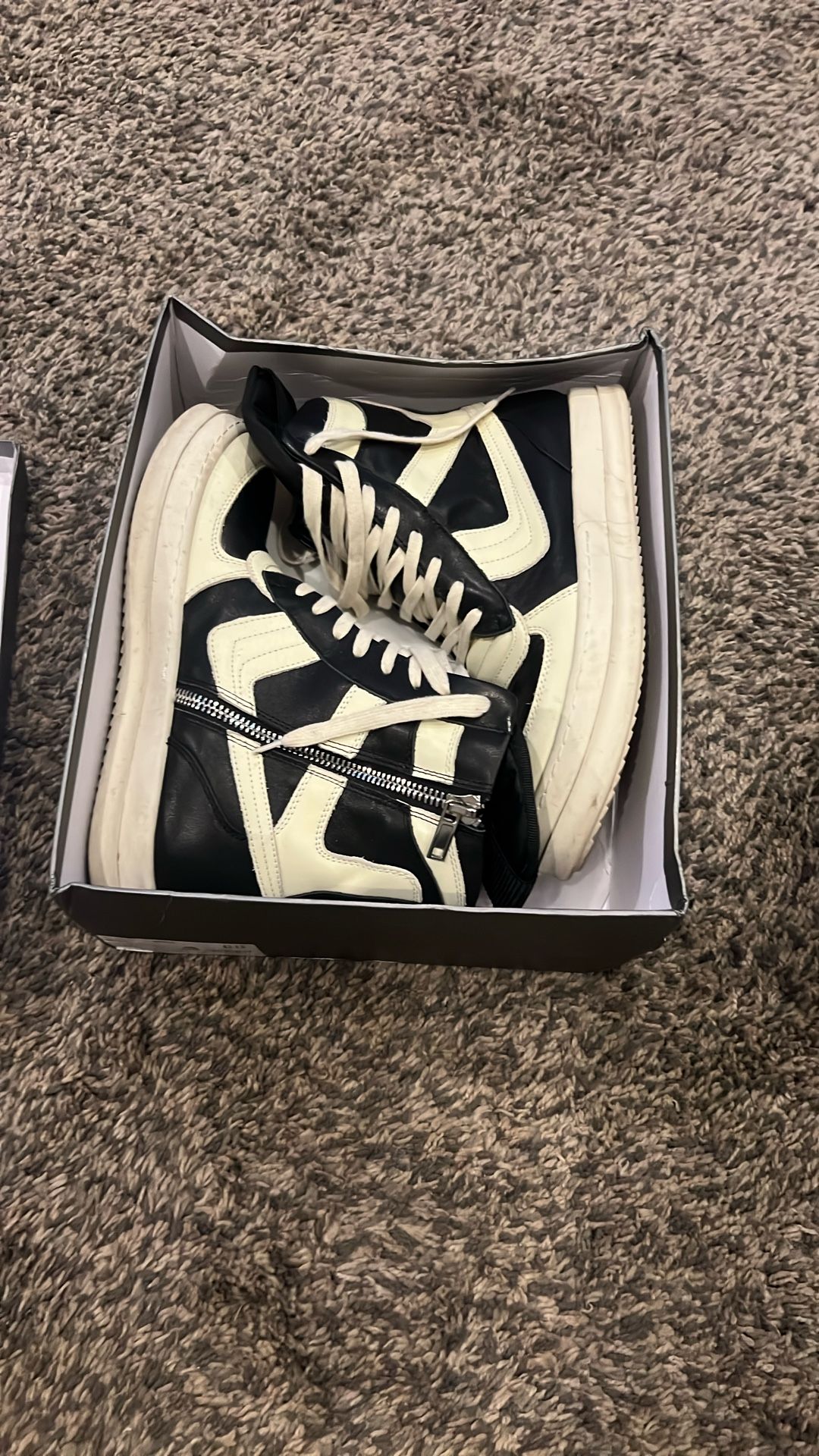 Men’s Sneakers 10.5