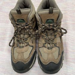 Women’s Outland Hiking Boots - Size 6