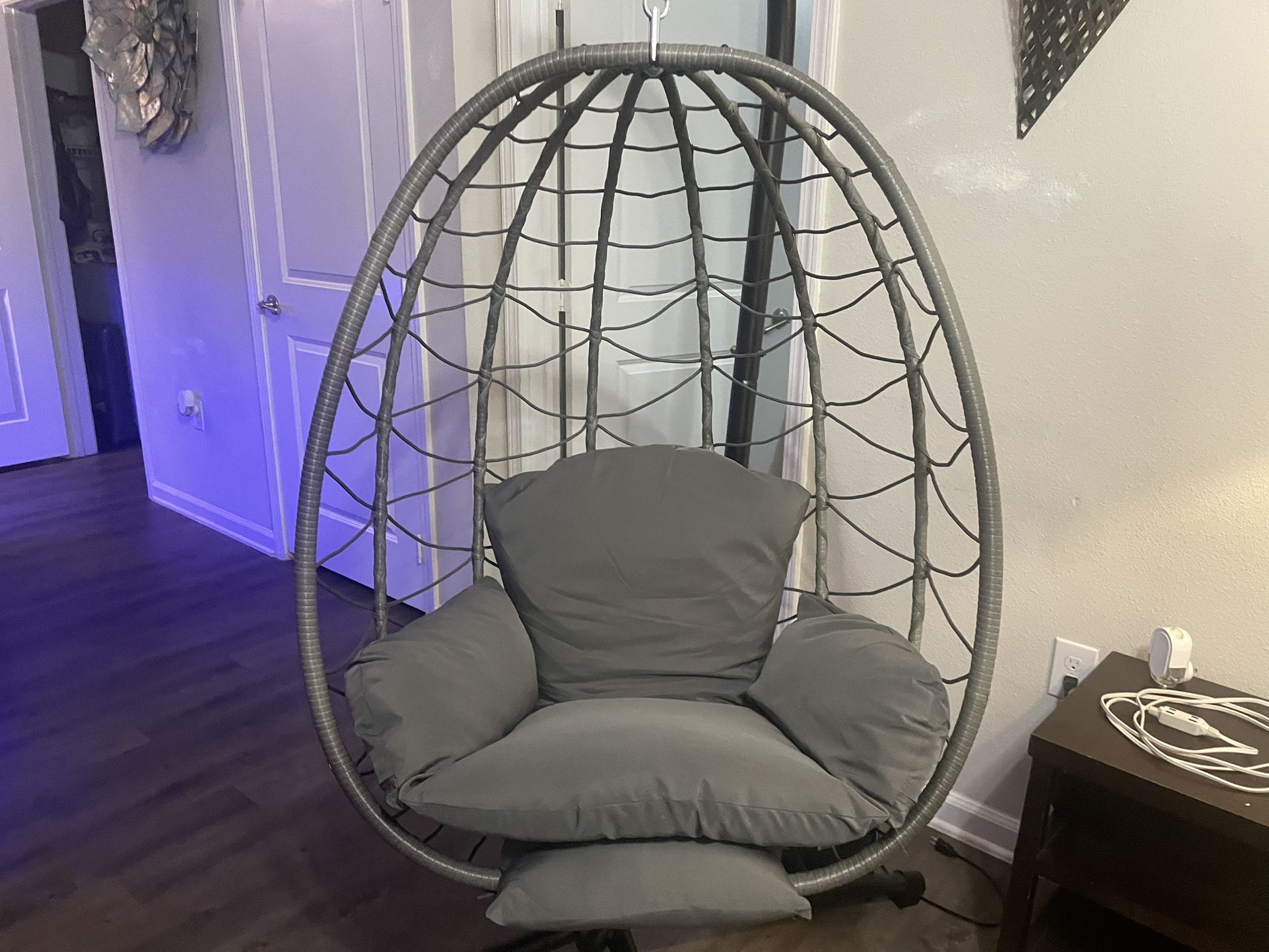 Hanging Egg Chair 