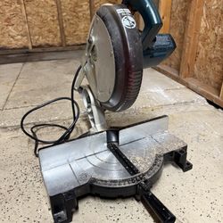10” black and decker miter saw with Diablo blade
