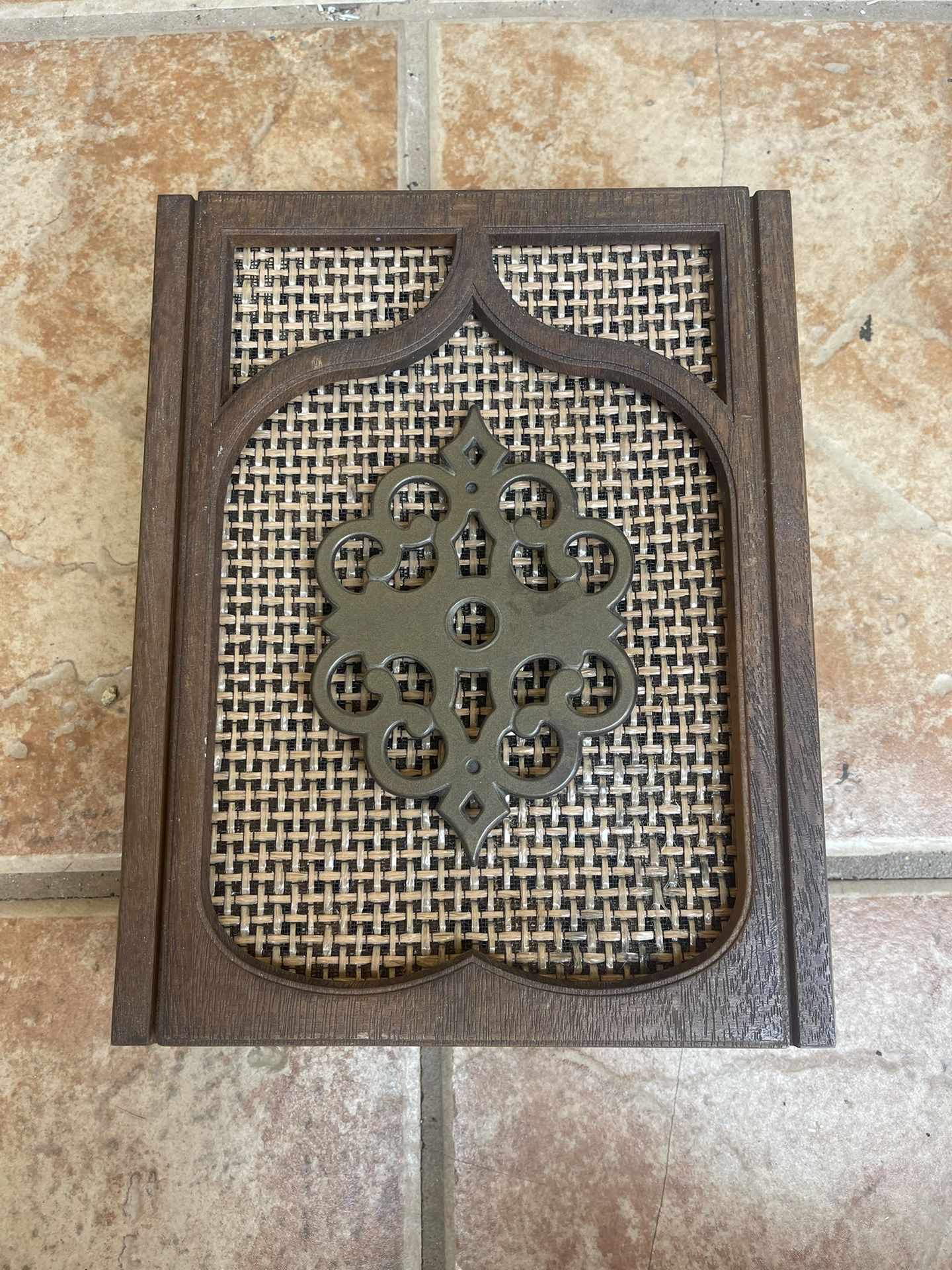 NuTone Scovill Doorbell
