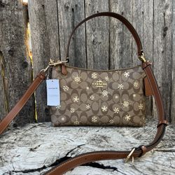 Coach clara Shoulder Bag 