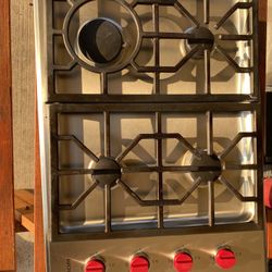 Wolf 30" Professional Gas Cooktop with 4 Burners