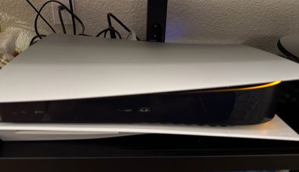 Ps5 disc with 1TB Ssd with 2 controllers