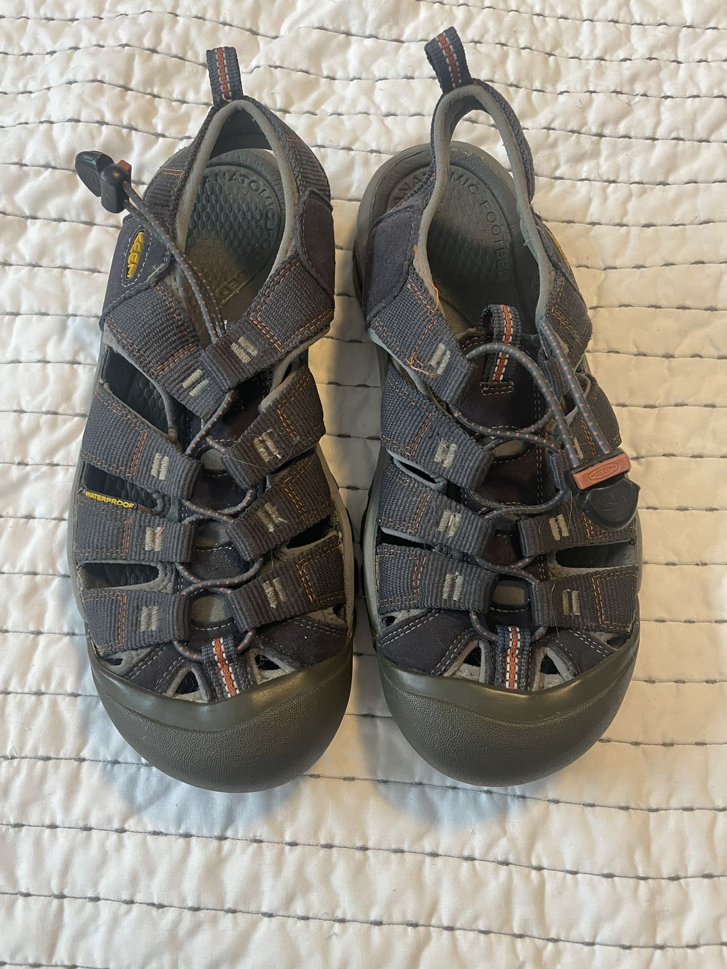 Keen Sandals Men Sz 9