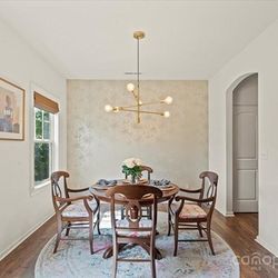 Pottery Barn Dining Room Table & Chairs