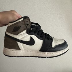 JORDAN 1 MOCHAS