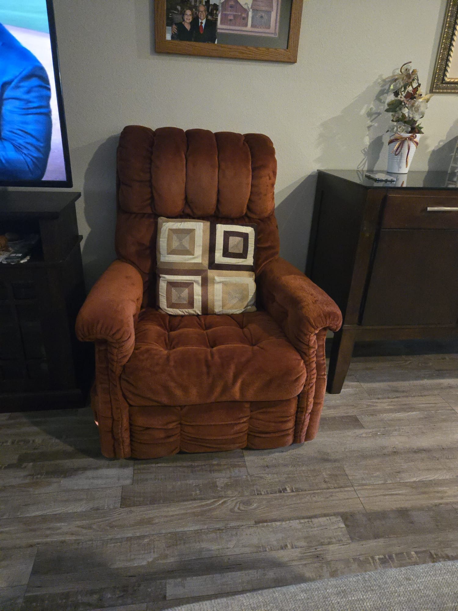 Reclainer Chair / Reposed