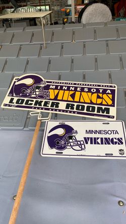 Minnesota Vikings license plate and sign