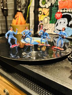 The Beatles - 4 in 4 poses - VINTAGE 1970s 54mm painted plastic models
