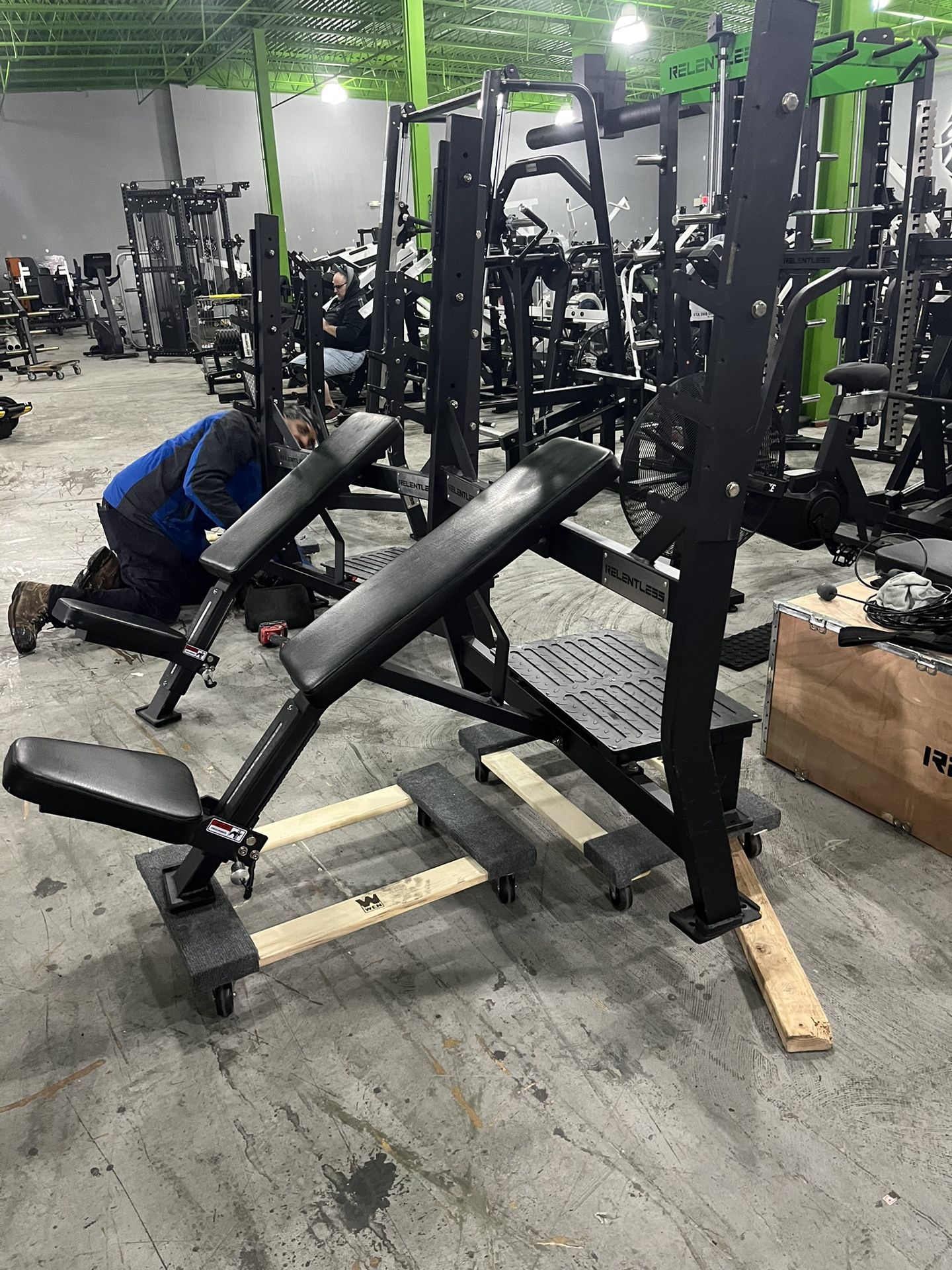 Relentless Fitness Commercial Incline bench Press 