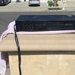 Realistic STA-785 Digital Synthesized Am/Fm Stereo Receiver 