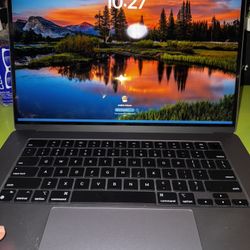MacBook Laptop