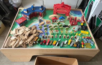Thomas & Friends Wooden Train Table and Large Accessory Set, train tracks, trains etc