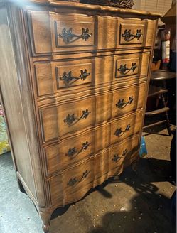 Vintage Thomasville chest of drawers