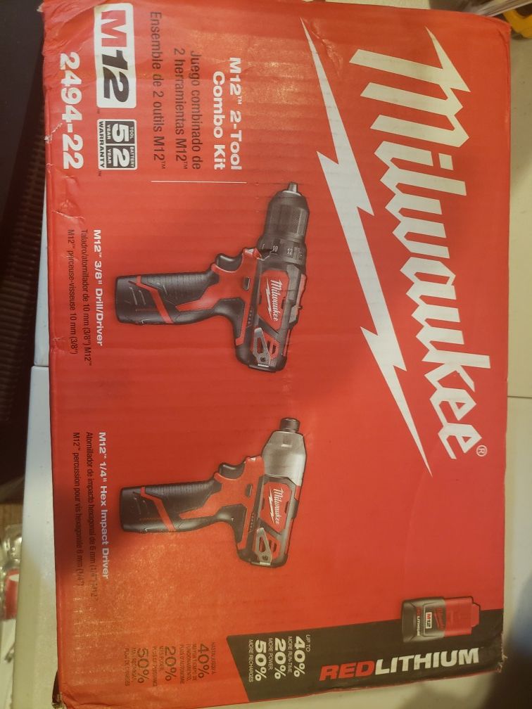 Milwaukee kit m12 drills